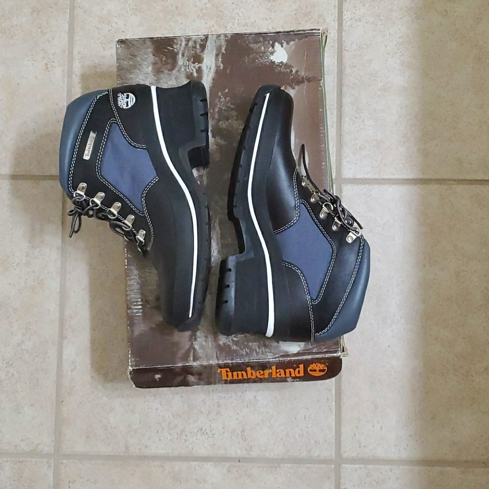 Timberland Shoes - Picture 10 of 16
